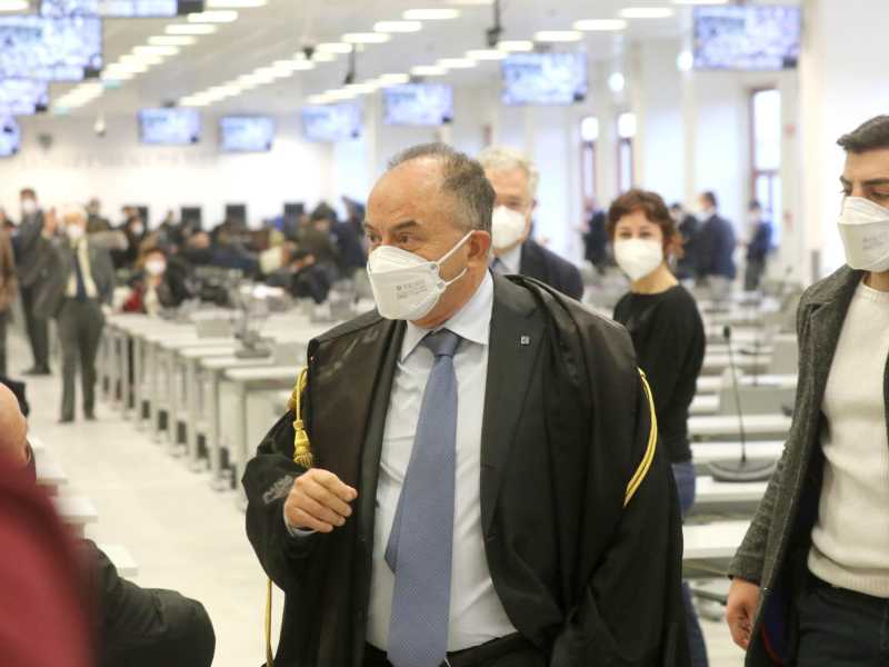 Perché il caso del libro con Gratteri illumina un virus della magistratura: i teoremi che pesano più dei fatti