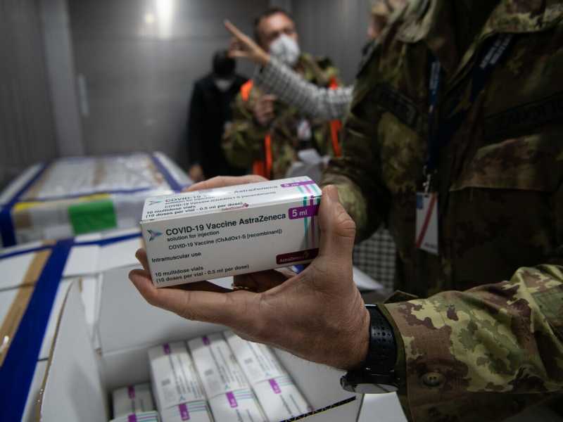 Così i dubbi di Ema su AstraZeneca mettono a rischio la campagna vaccinale