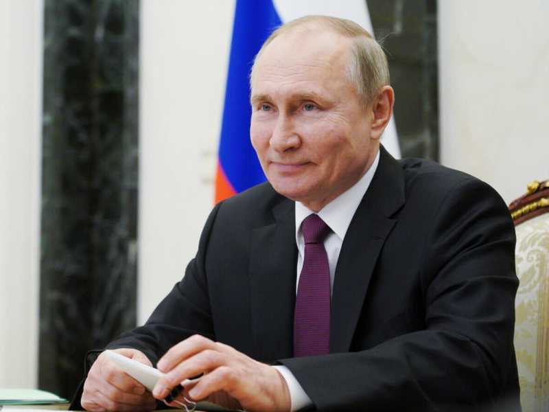 <span class="gwt-InlineHTML kpm3-ContentLabel">EPA/ALEXEI DRUZHININ / SPUTNIK / KREMLIN POOL</span>