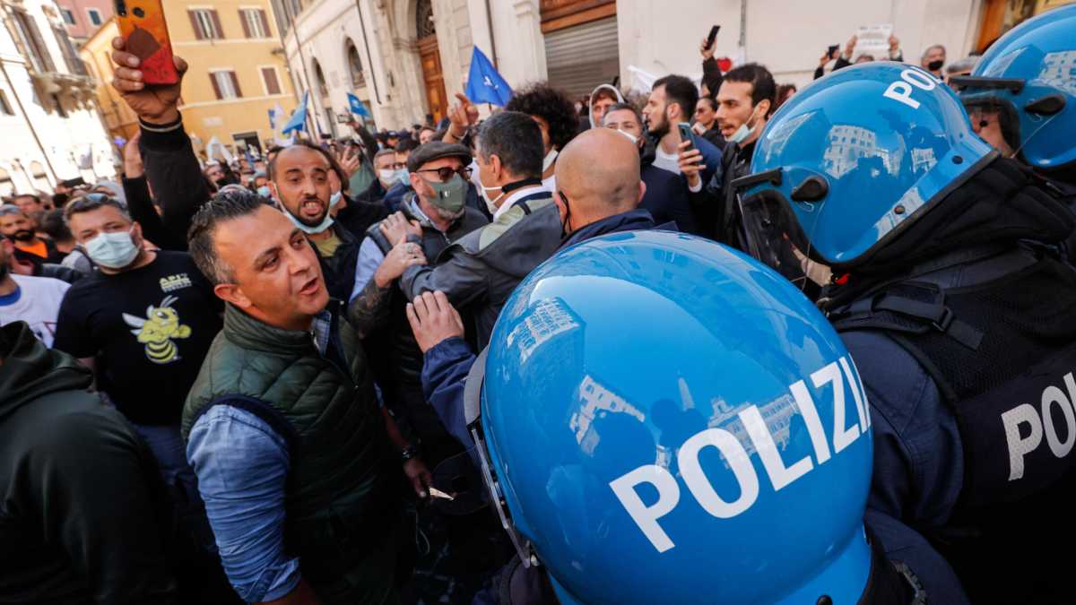 Immagine di Il nemico è il virus, non le chiusure