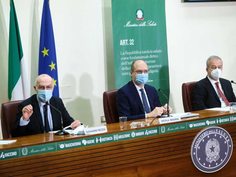 Il disastro di governo e Aifa su AstraZeneca
