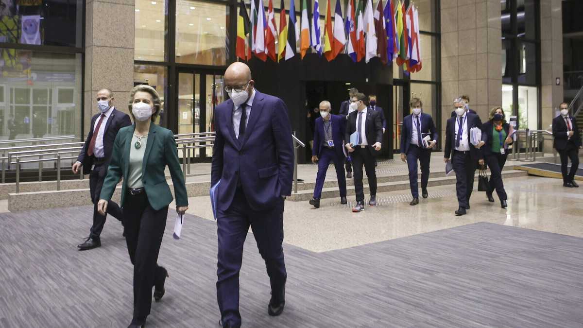 Immagine di Classe dirigente che vai, vaccino che trovi