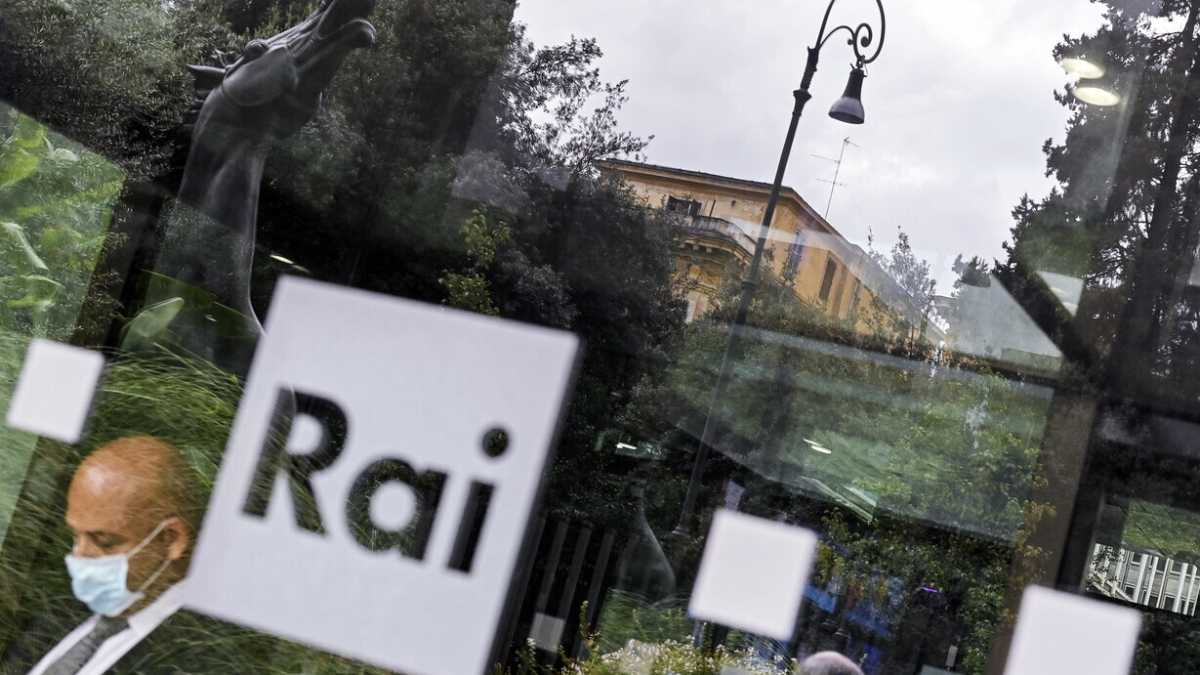Immagine di La Rai regala a Minoli tremila ore di archivio e ora non sa ricomprarle