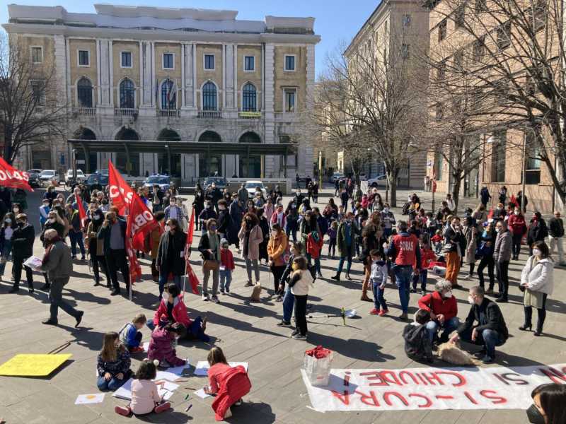 Scuola, aprire per non richiudere. Mozione unanime alla Camera