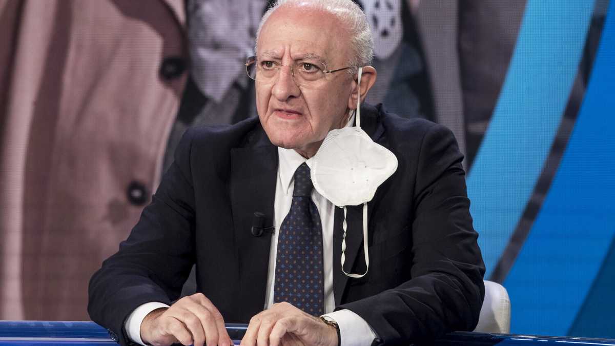 Immagine di Letta, con chi stai? Con Draghi o con De Luca?
