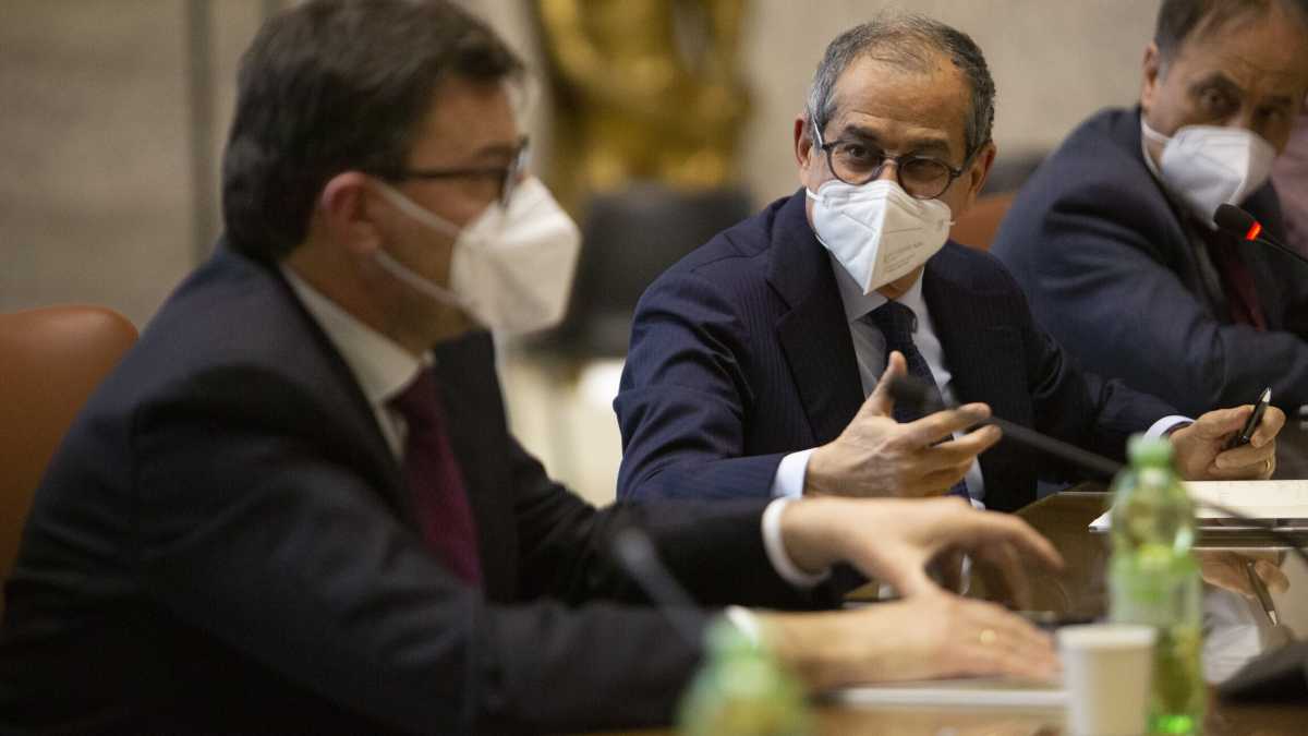 Immagine di "A fine anno produrremo vaccini italiani. Conte ha perso tempo". Parla Tria