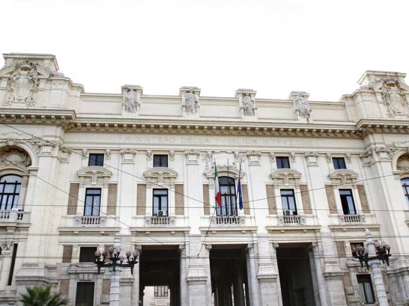 Sbatti il mostro in prima pagina. Tutti gli orrori del circo mediatico dietro il tentato suicidio di Giovanna Boda