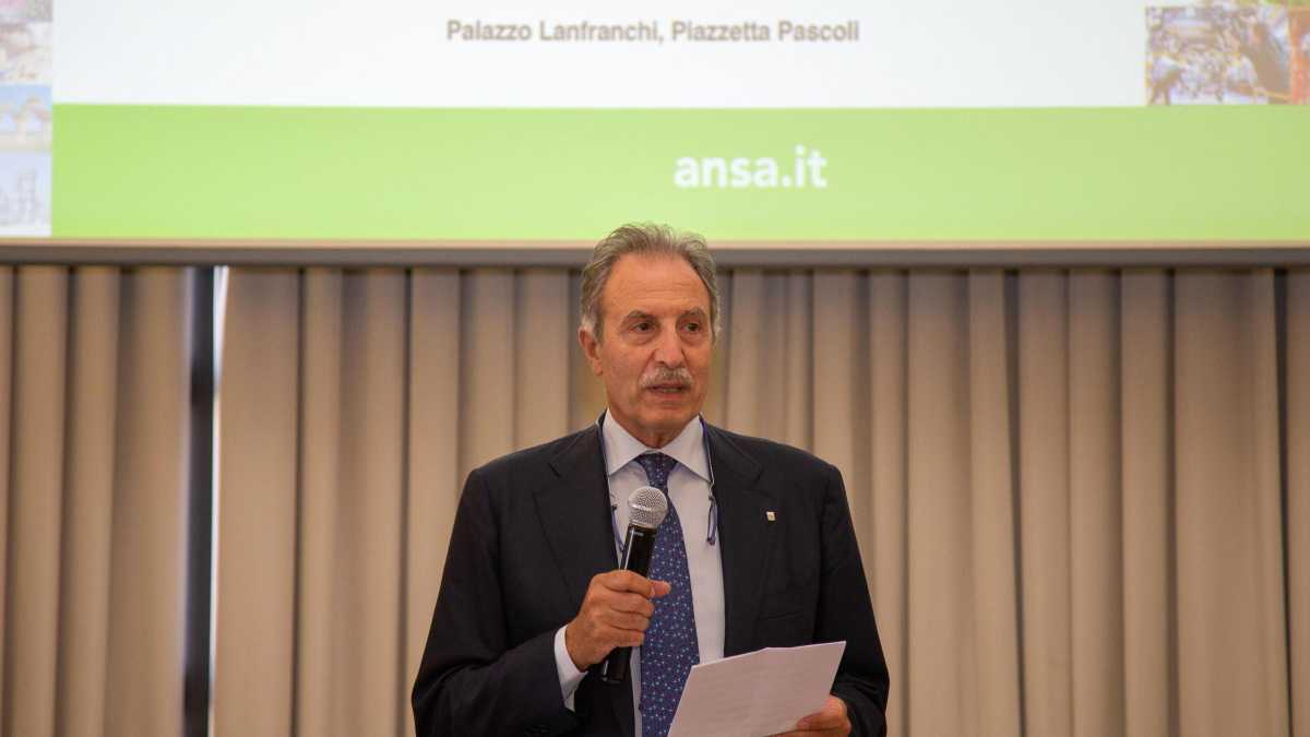 Immagine di Difficile smaltire AstraZeneca. Le regioni pensano al modello Basilicata