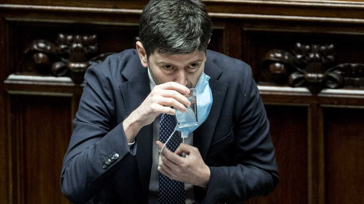 Immagine di Non solo Salvini e le inchieste, Speranza teme Draghi. "Sono assediato"