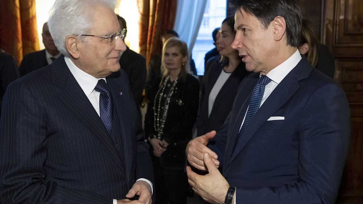 Immagine di Il complotto contro Conte? Per Mattarella si tratta di "un dibattito lunare"