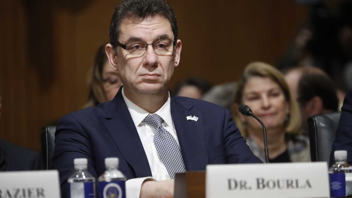 Immagine di Vaccini e sovranità: Galli della Bourla batte Galli della Loggia