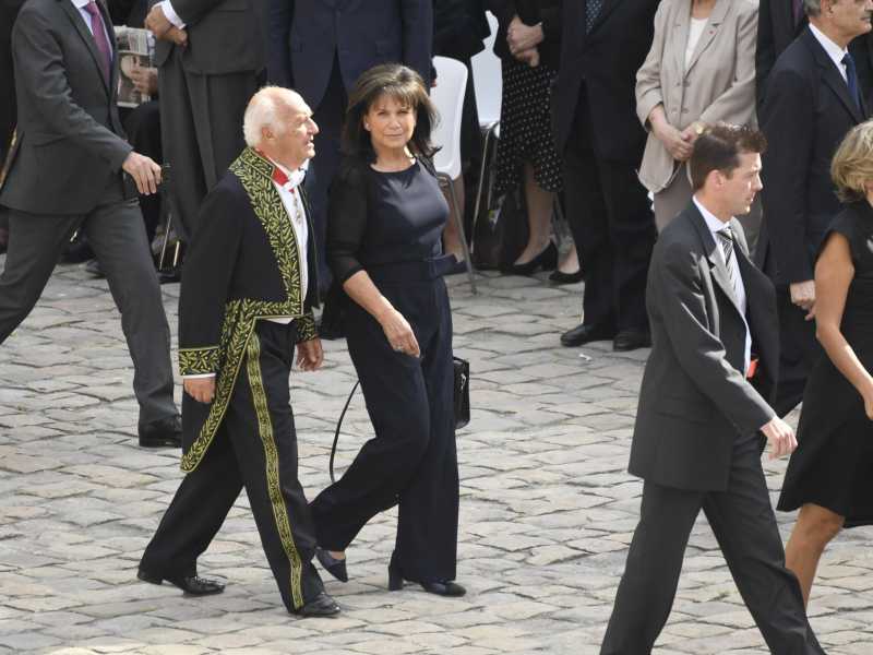 Pierre Nora con la compagna Anne Sinclaire (Ansa)