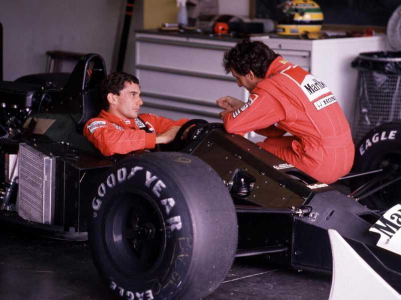 L&rsquo;amicizia tra Ayrton Senna (a sinistra) e Alain Prost si ruppe a Imola il 23 aprile del 1989 per un sorpasso (foto archivio LaPresse)&nbsp;<br />