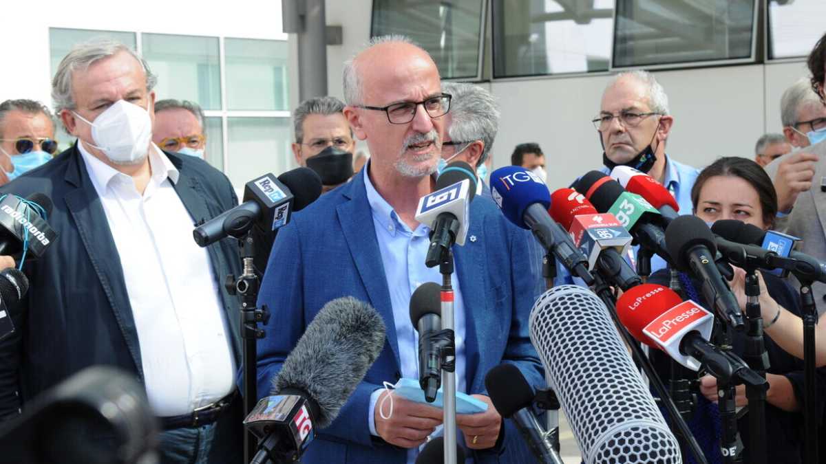 Immagine di In Puglia Lopalco è il capro espiatorio perfetto. Ma gli errori sui vaccini continuano