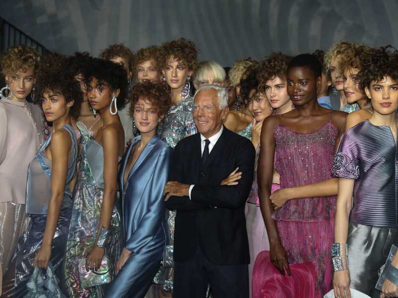 La moda non pu&ograve; reggere se non rimane integrata nella macchina mondiale. L'esempio del colosso francese Lvmh e quello di Giorgio Armani (LaPresse)