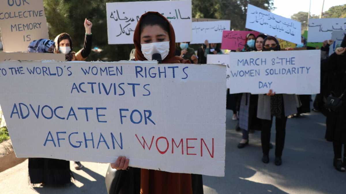 Immagine di L'Afghanistan "restituito agli afghani", dove si confondono coraggio e viltà