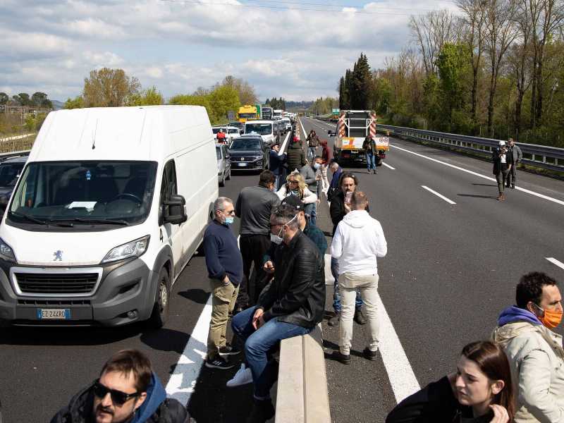 Protesta dei ristoratori, bloccata per ore l'autostrada A1 (LaPresse) <br />