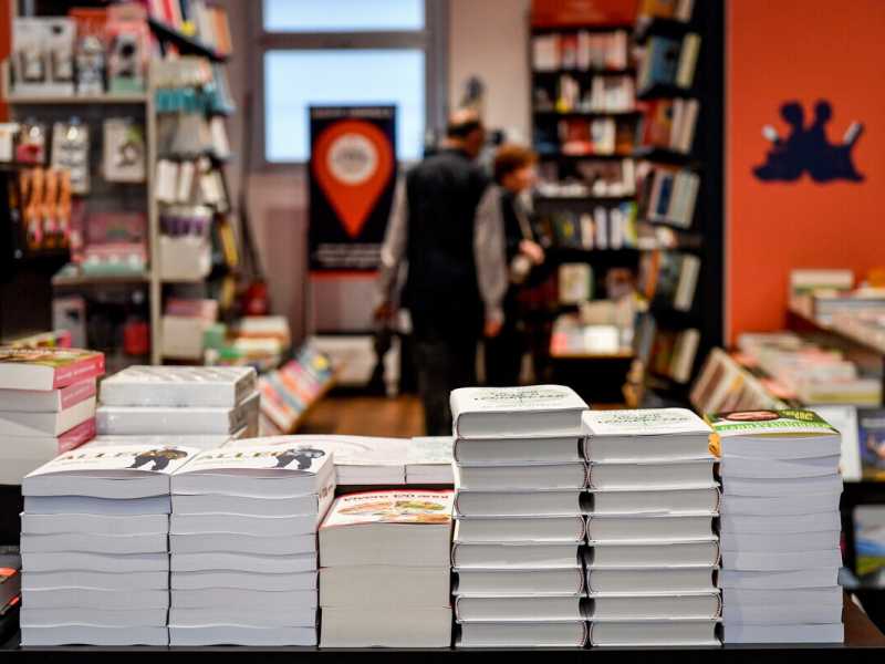 La saggistica come cassonetto del pensiero. Patacche, libri no vax. Meglio l'obiezione di coscienza