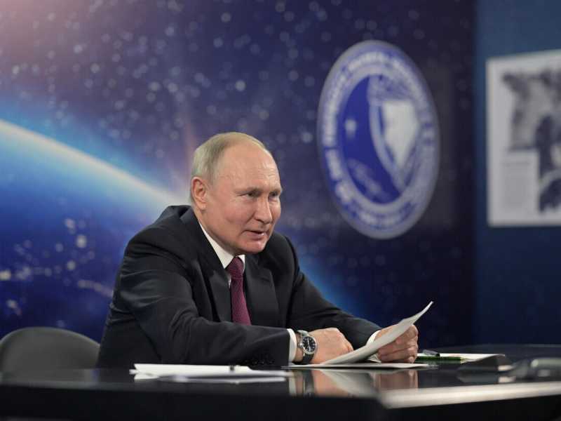 Finisce la finzione dei due Putin