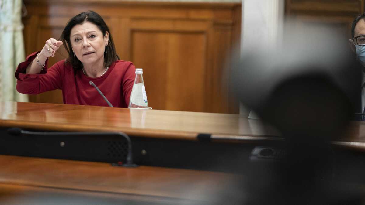 Immagine di Idee e futuro. De Micheli lancia il suo manifesto per il Pd