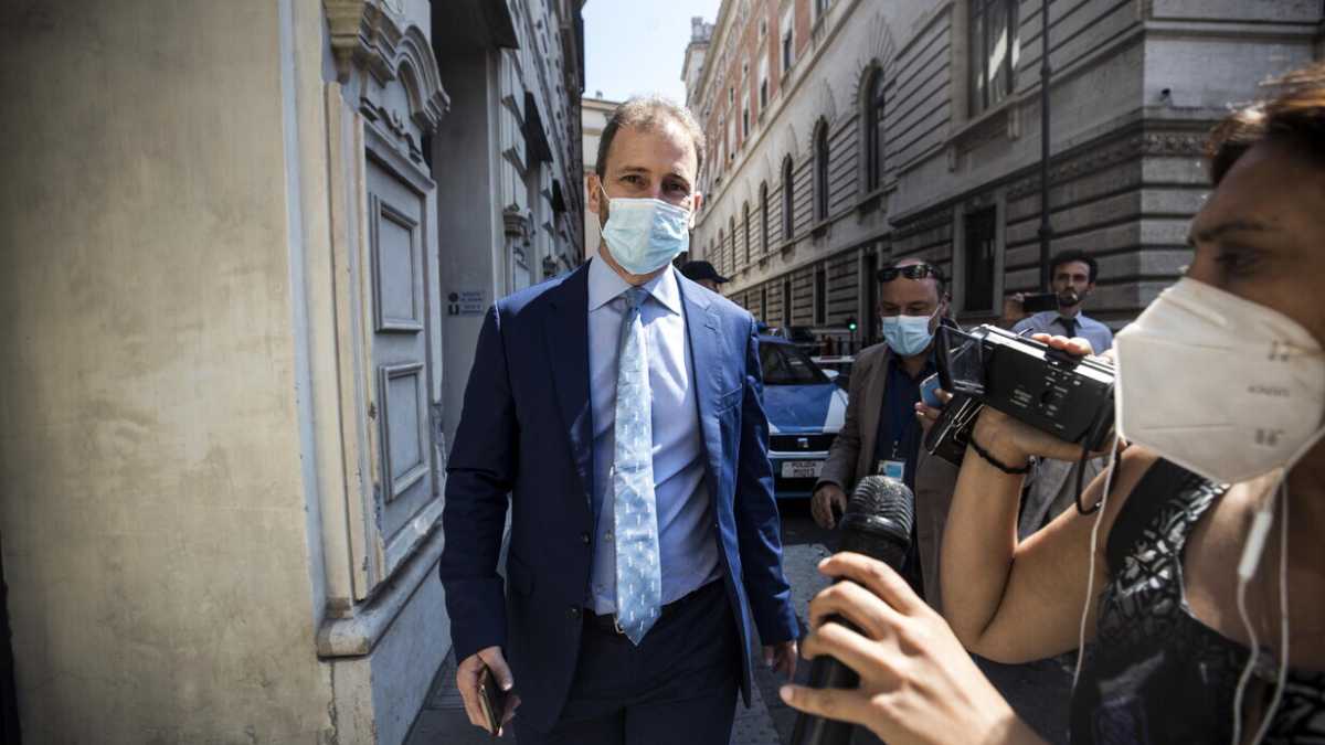 Immagine di L'addio di Casaleggio. Rousseau scarica il M5s