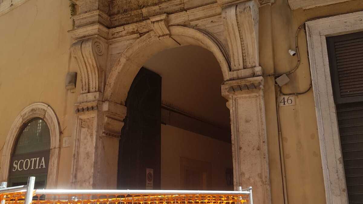 Immagine di Conte vuole portare la sede del M5s nel palazzo che ospitò l'Api di Rutelli