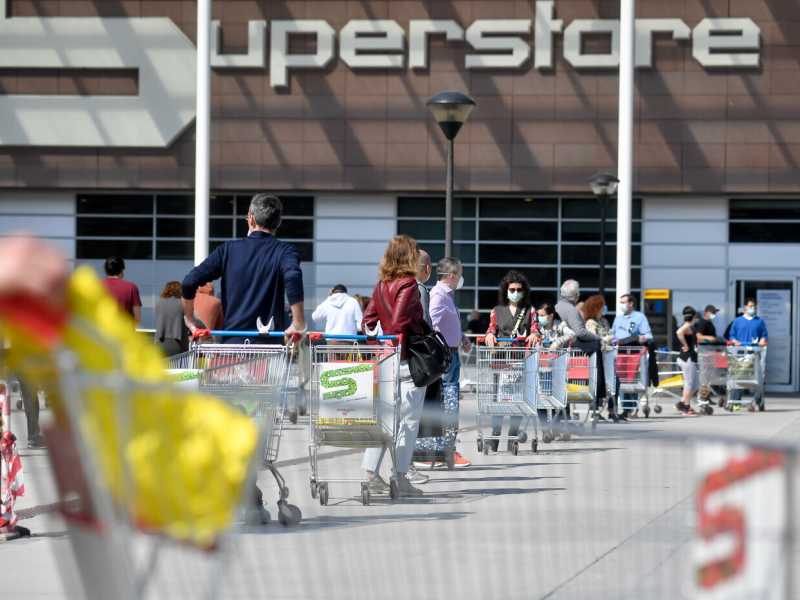 La scommessa rischiosa sui consumi