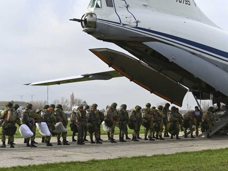 Putin richiama le truppe dall’Ucraina. Navalny viene visitato da medici indipendenti