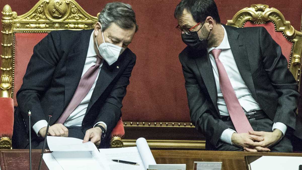 Immagine di "E i nostri temi dove sono?". Così Pd e M5s assediano Draghi sul Pnrr
