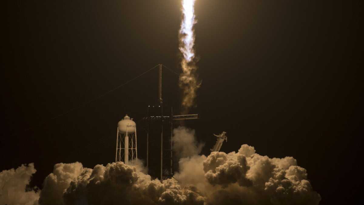 Immagine di Guardare il lancio di SpaceX e capire che un’utopia sta finendo. Mosca fuori dall’Iss