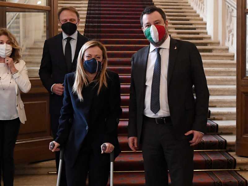 La disfida del coprifuoco, Salvini è bifronte: in maggioranza ma con distinguo