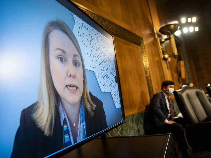 La direttrice degli affari pubblici di YouTube, Alexandra Veitch, partecipa alle audizioni del Senato americano (foto Ap) <br />