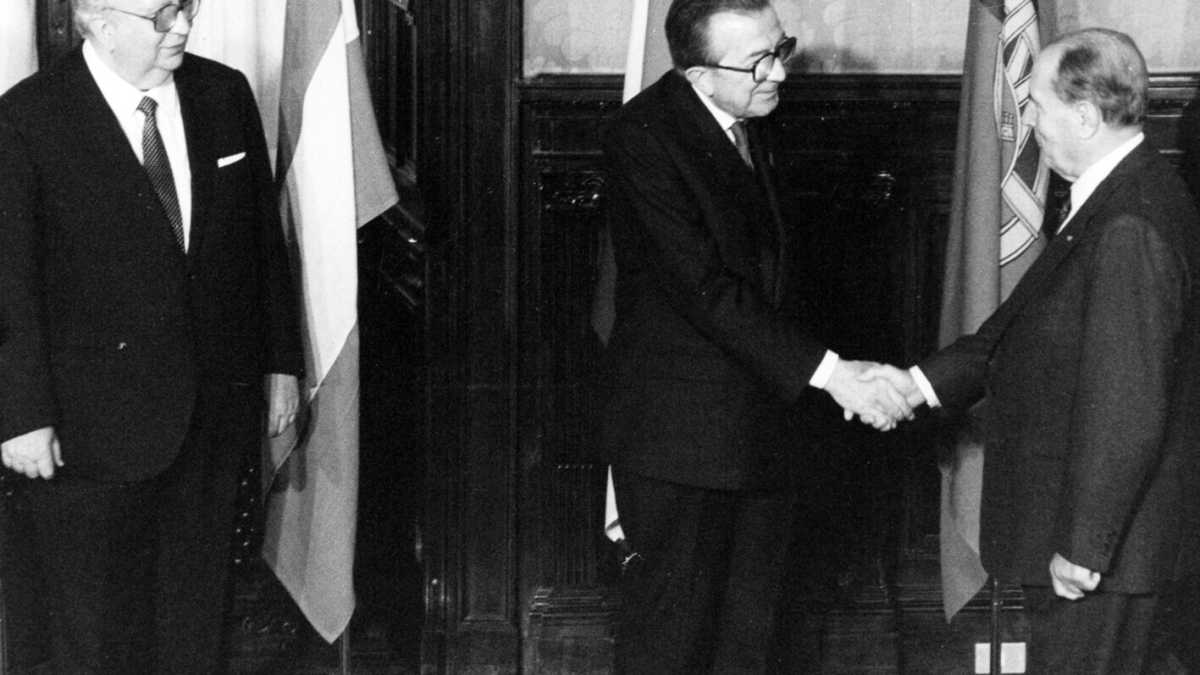 Immagine di L'archiviazione della "dottrina Mitterrand" mette fine alla grave anomalia nei rapporti tra Italia e Francia