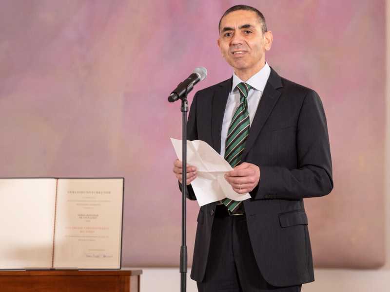 Ugur Sahin ha fondato, insieme alla moglie Özlem Türeci ha fondato a Magonza l’azienda farmaceutica BioNTech (Ansa) <br />