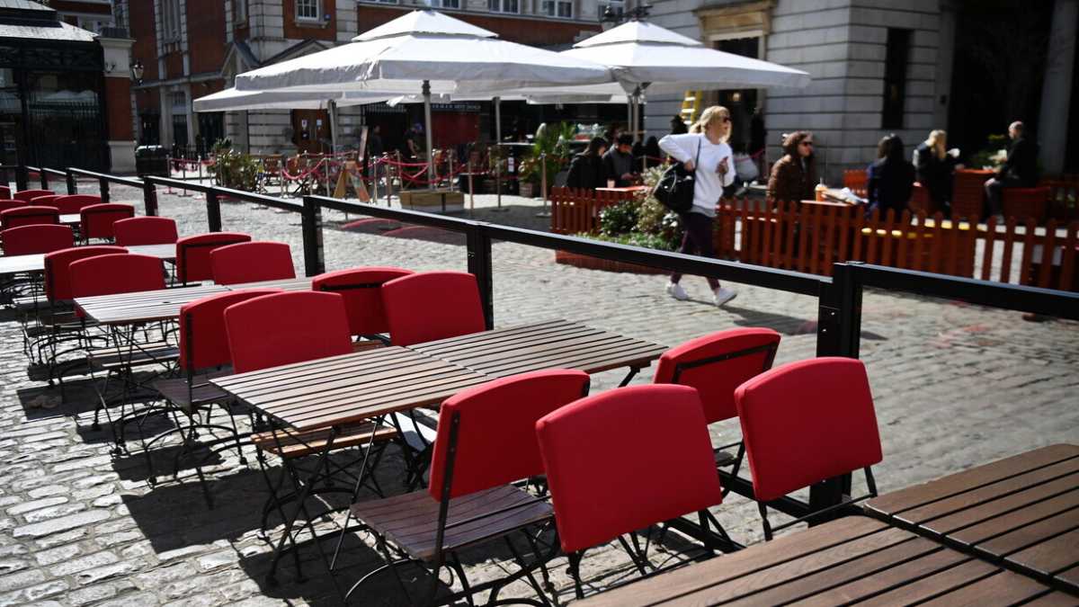 Immagine di Gli inglesi non trovano più cuochi, camerieri e altri lavoratori