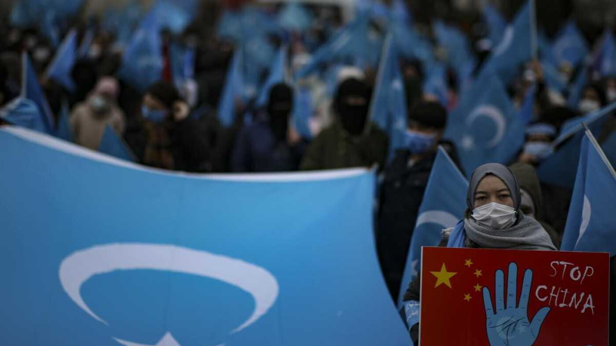 Immagine di Le famiglie spezzate di chi decide di parlare delle atrocità nello Xinjiang