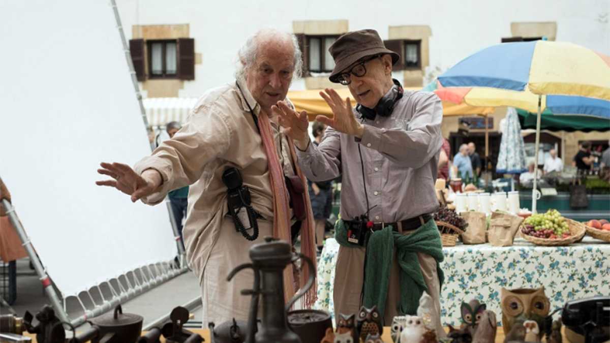 Immagine di "Un biglietto sospeso" per ripartire. Da Woody Allen