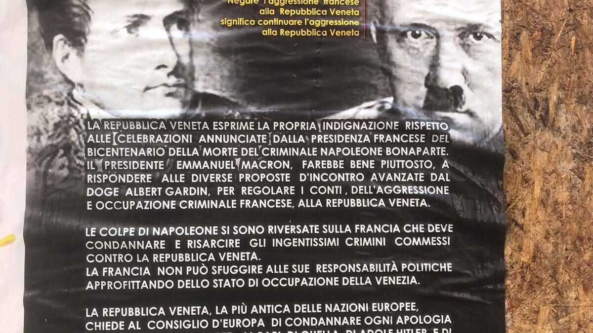 Immagine di Napoleone come Hitler, strani manifesti a Venezia