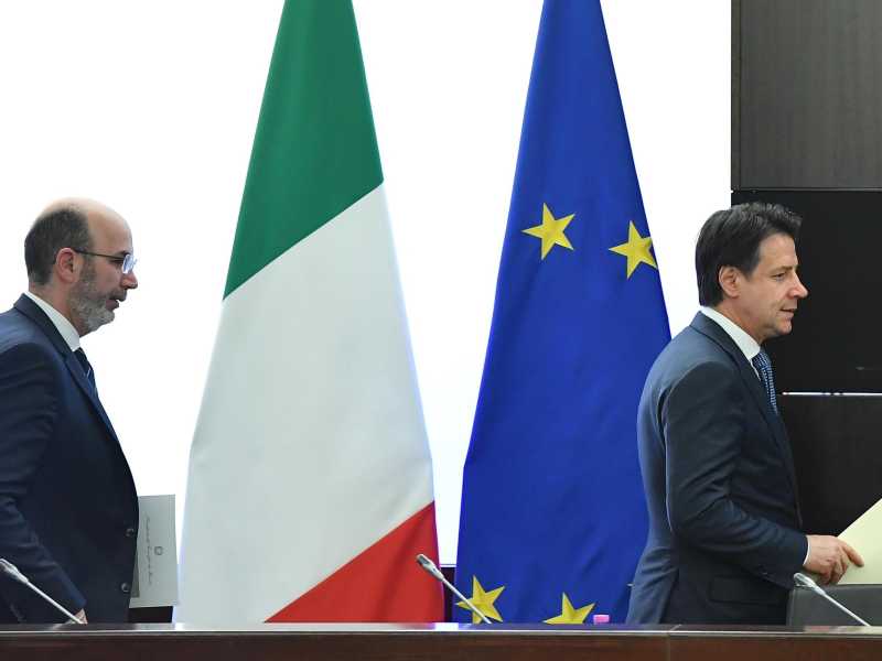 Il tribunale di Cagliari respinge il reclamo di Crimi: per il M5s rimane il curatore