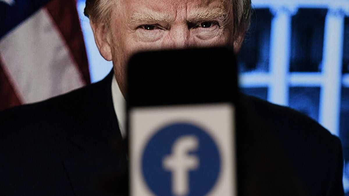 Immagine di Facebook riapre la porta a Trump