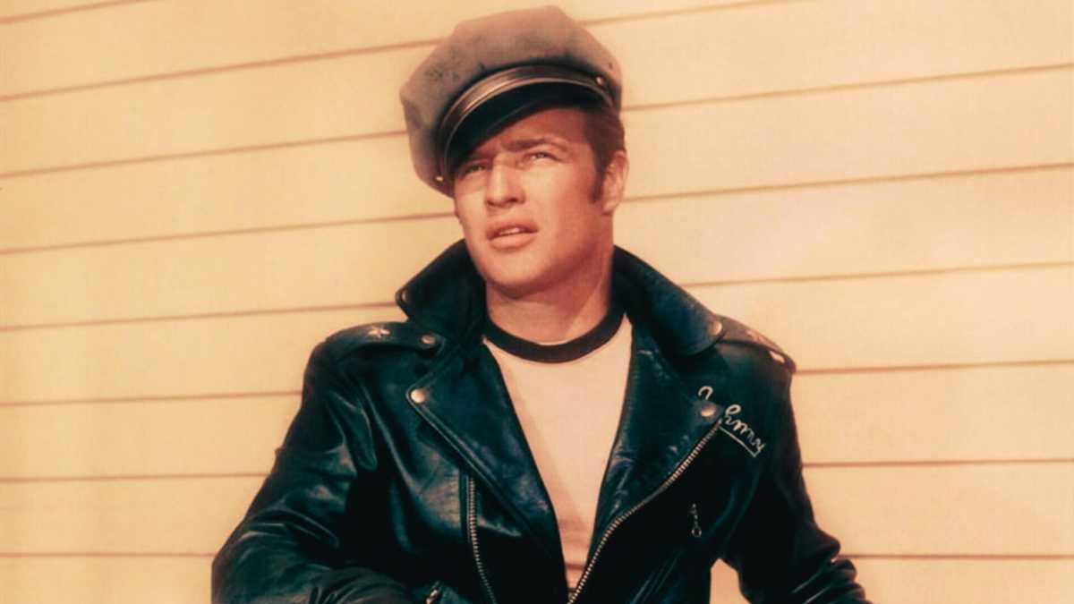 Immagine di Come il grande cinema sceglie tessuti, pellami, metalli, per costruire i propri personaggi