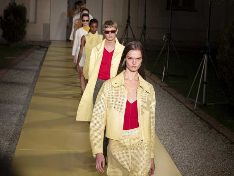 La sfilata della collezione Salvatore Ferragamo durante la Milano Fashion week, lo scorso settembre (Ansa)