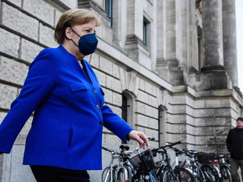 Angela Merkel (foto EPA)
