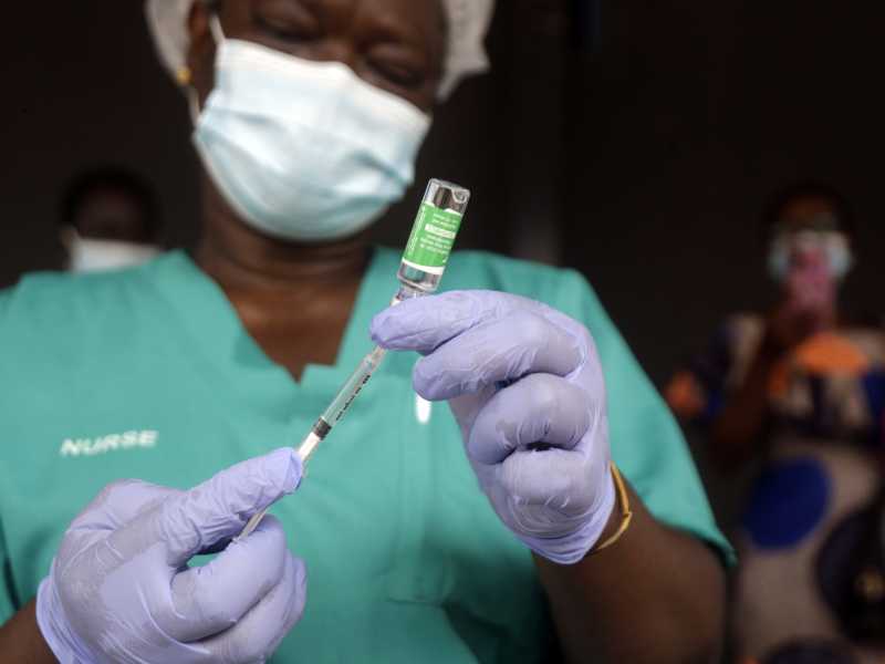 Non serve sospendere i brevetti per avere più vaccini. Parla Scaccabarozzi (Farmindustria)