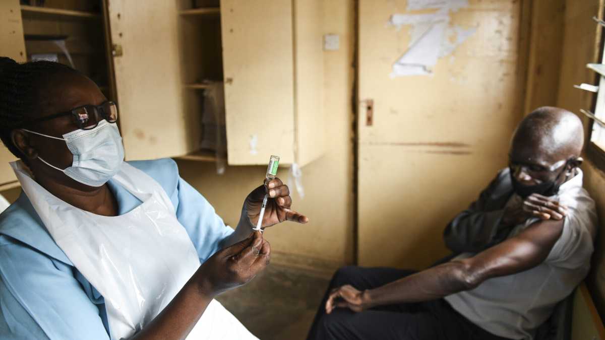 Immagine di Vaccinare tutto il mondo, al più presto