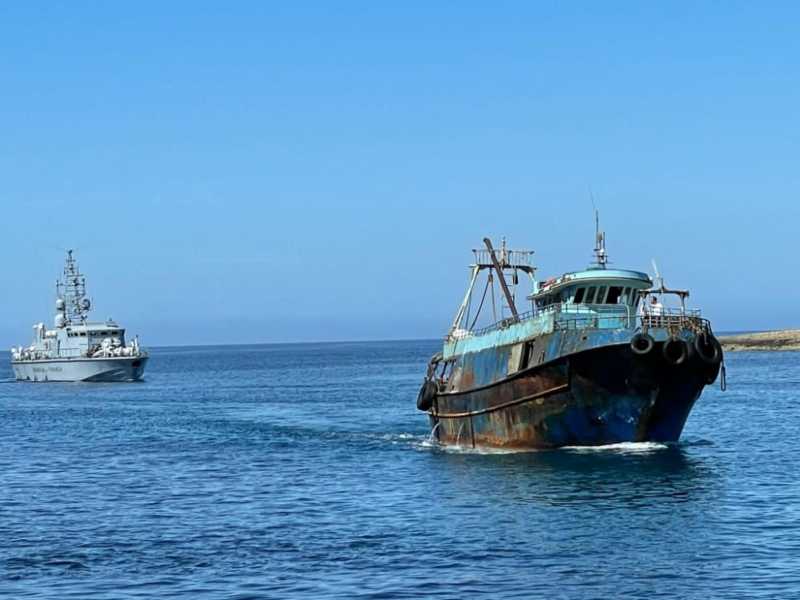  Uno dei barconi arrivati domenica a Lampedusa (foto Ansa)