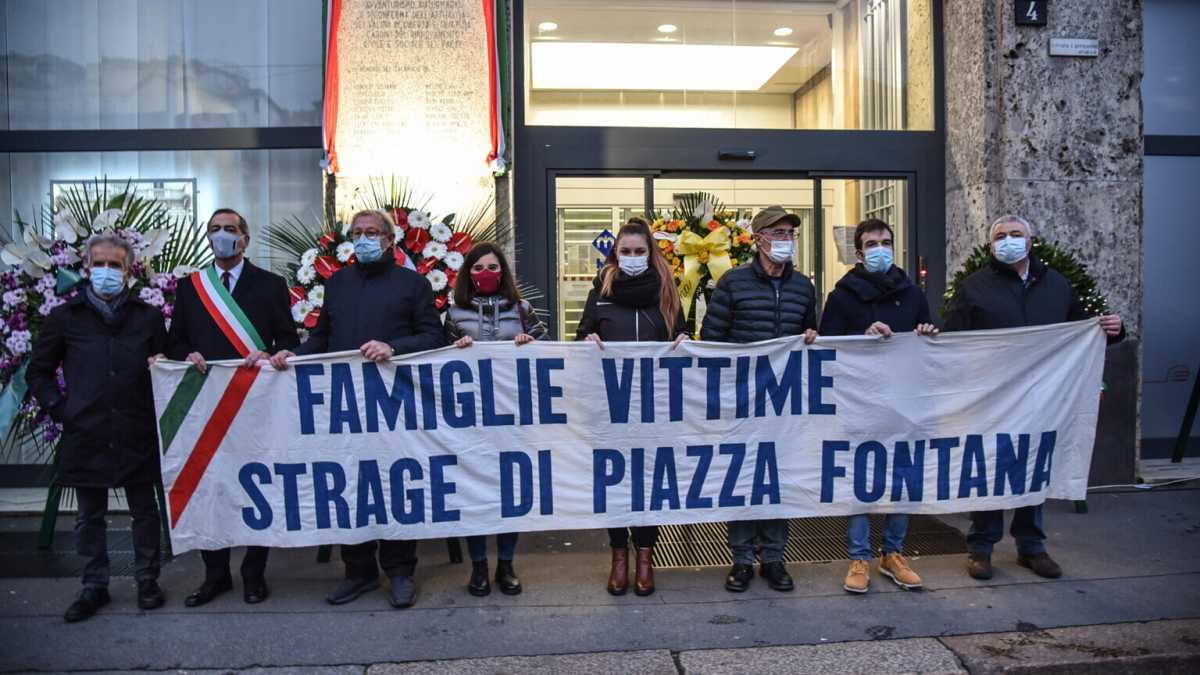 Immagine di La strategia della tensione minuto per minuto. Il libro di Massimo Pisa