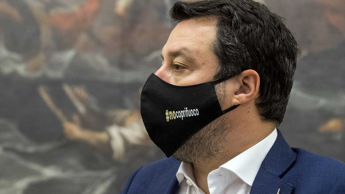 Immagine di Salvini "detox". Meno migranti e più riaperture. Resisterà?