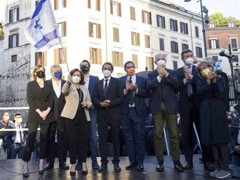 Per Israele la politica italiana depone le armi: solidarietà bipartisan al Portico d'Ottavia