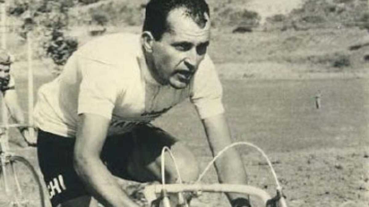 Immagine di Maglia rosa, ma celeste Bianchi